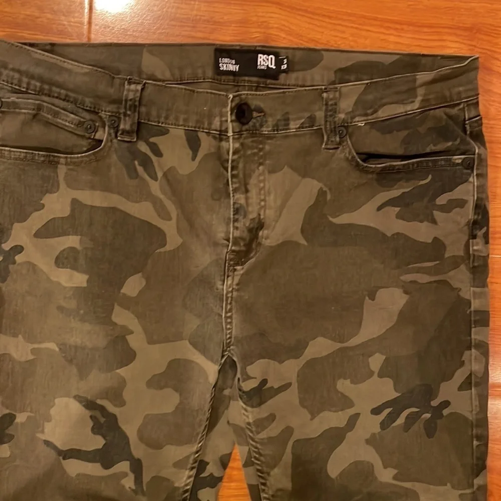 🤎Mens RSQ Pants 🤎 WAIST SIZE 30 CAMO GREEN​​​​​ - Picture 3 of 7